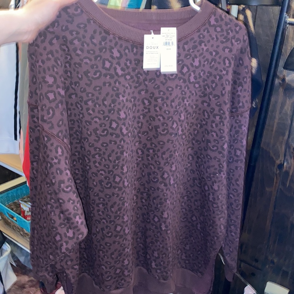 BRAND NEW WITH TAGS AMERICAN EAGLE CREW NECK